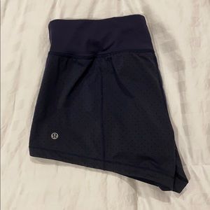 lululemon- final lap shorts 3"